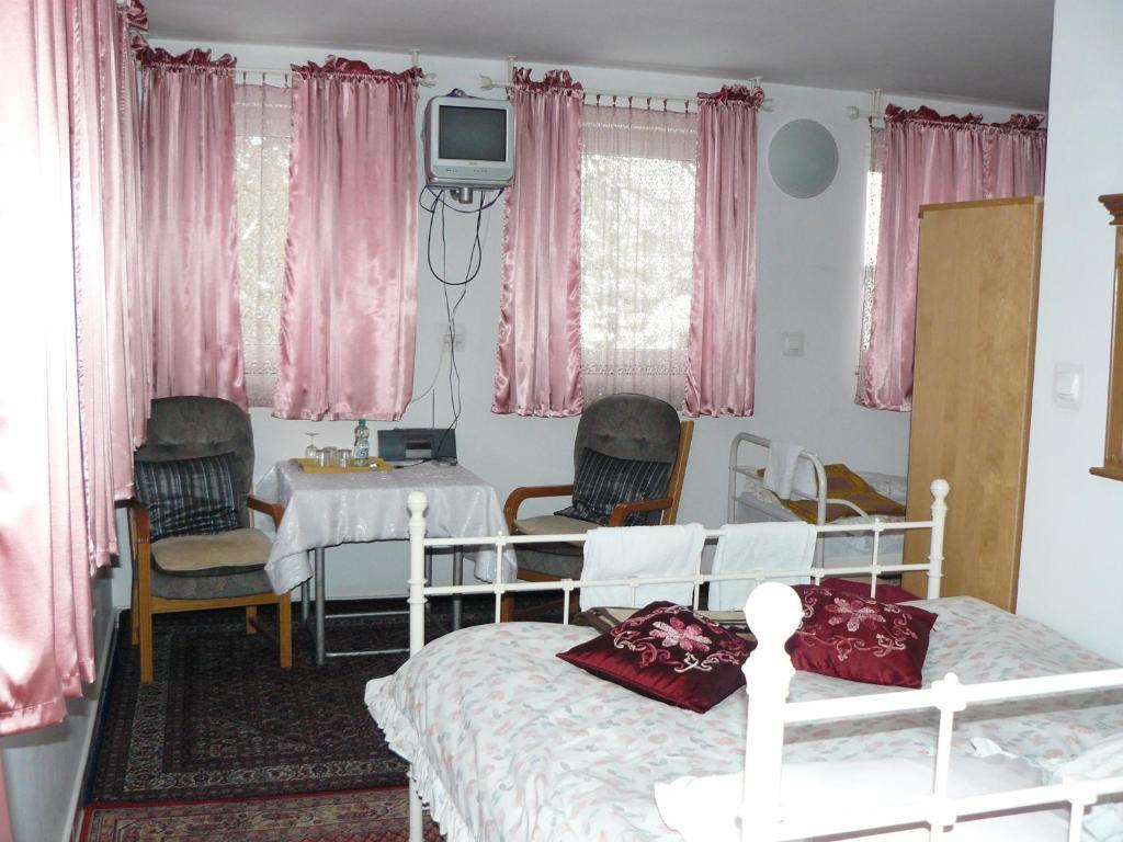 Piaseczno Willa Staropolska Exterior photo
